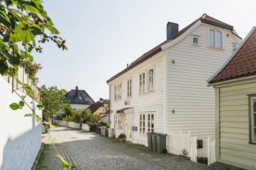 Roomsly Apartments I 1889 Building near Bryggen